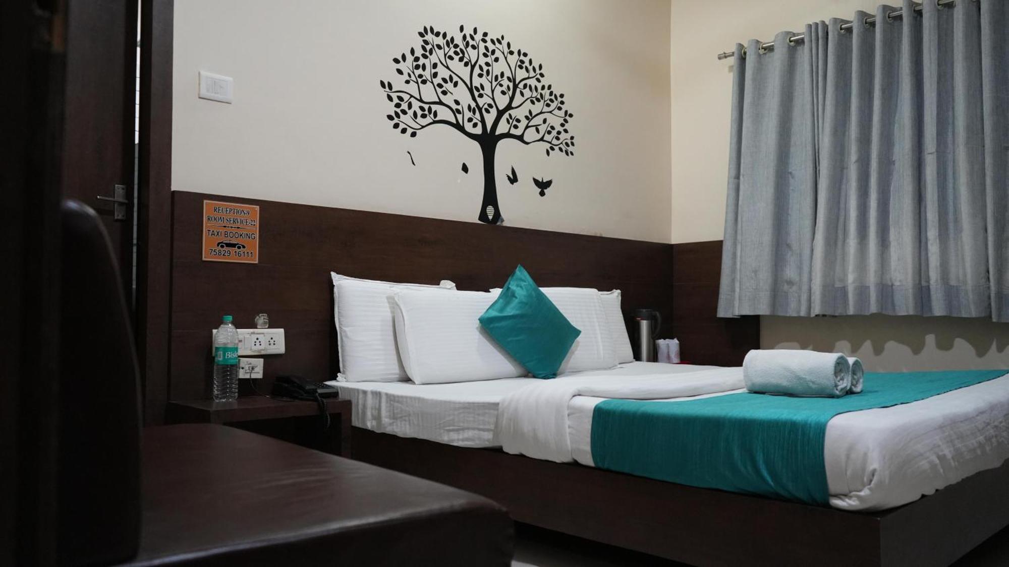Hotel Satyug Ujjain Exterior photo